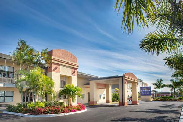 Exterior view - Baymont Inn & Suites Punta Gorda
