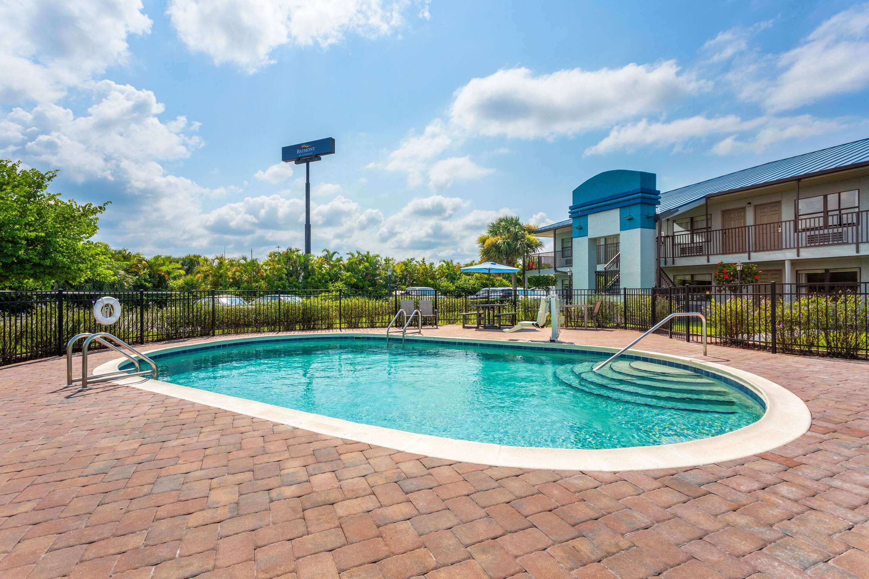 Pool | Baymont by Wyndham Punta Gorda/Port Charlotte