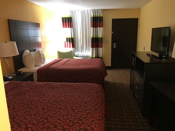  - Days Inn Carthage - I-49, Exit 53