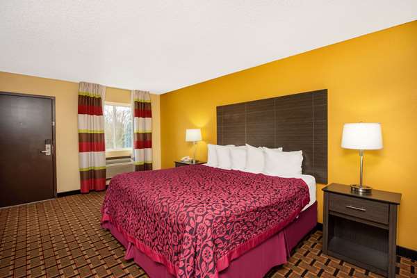 Suite - Days Inn Carthage - I-49, Exit 53