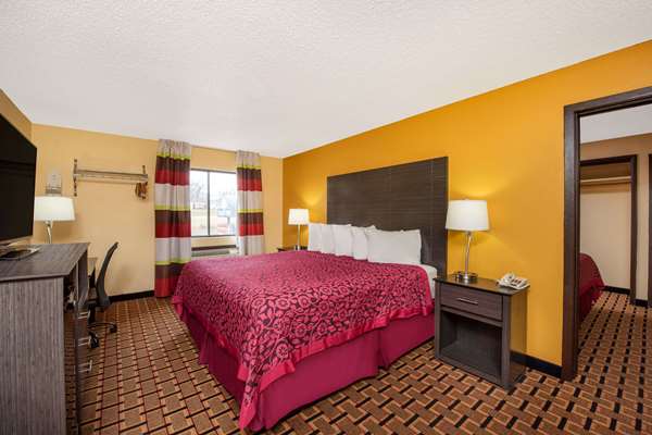 Suite - Days Inn Carthage - I-49, Exit 53