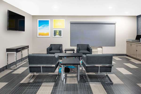  - Days Inn Carthage - I-49, Exit 53