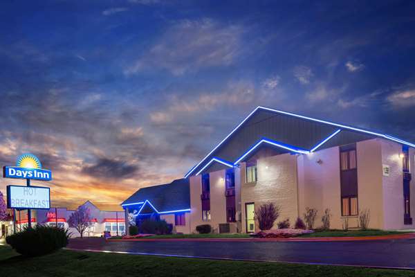 Exterior view - Days Inn Carthage - I-49, Exit 53