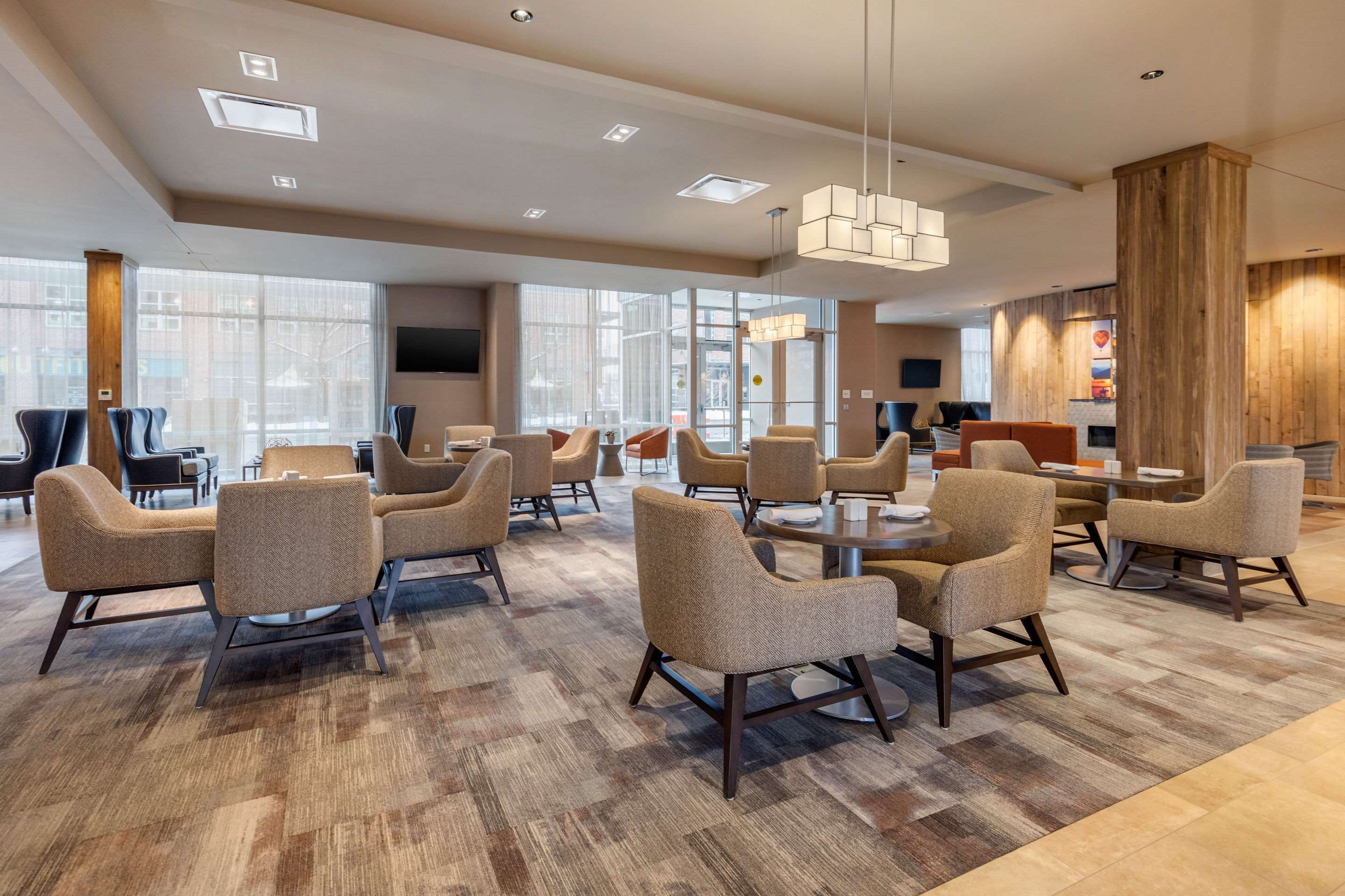 On-site restaurant | Cambria Hotel Omaha Downtown