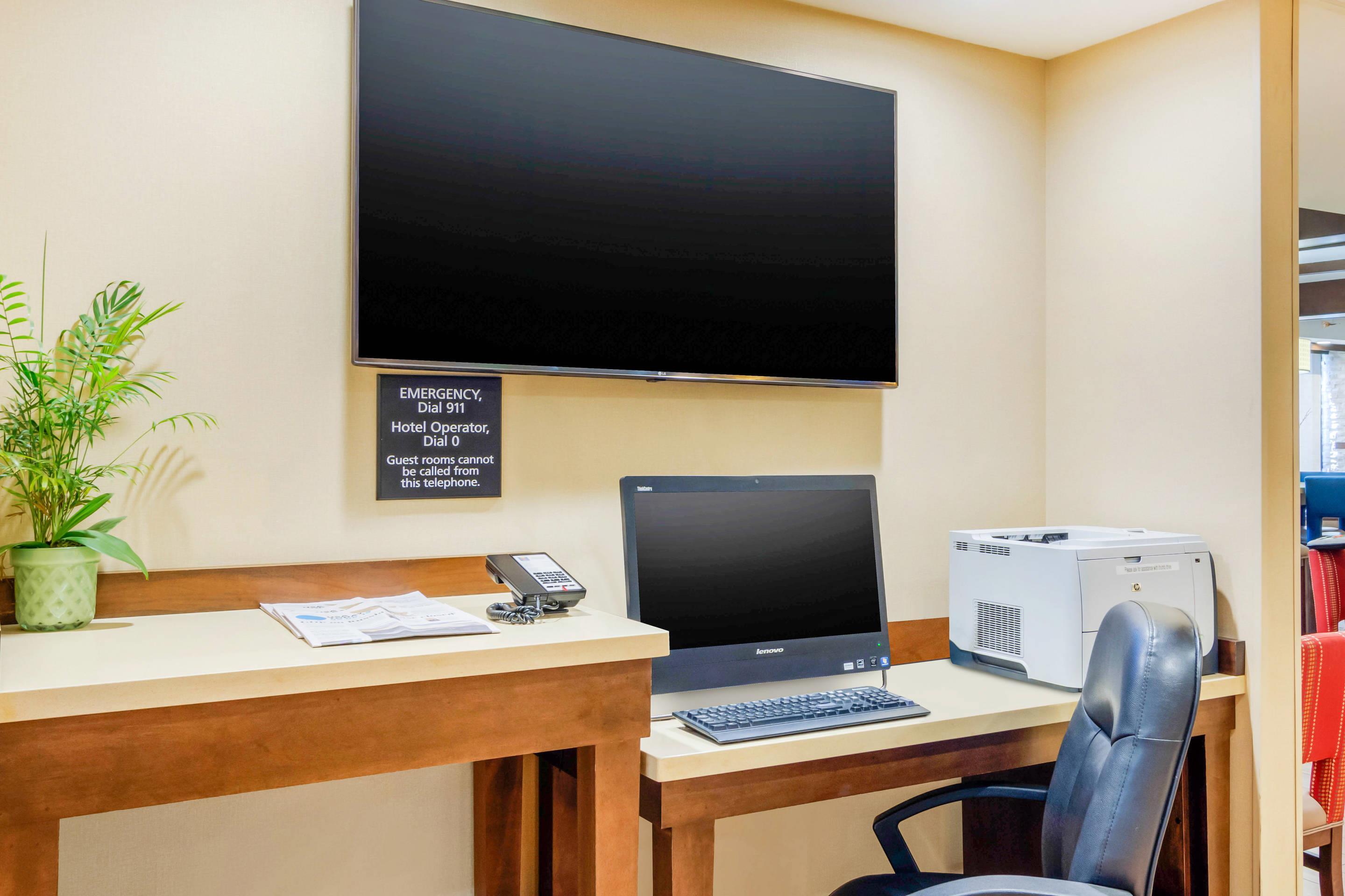 Business center | Comfort Inn Atlanta Airport