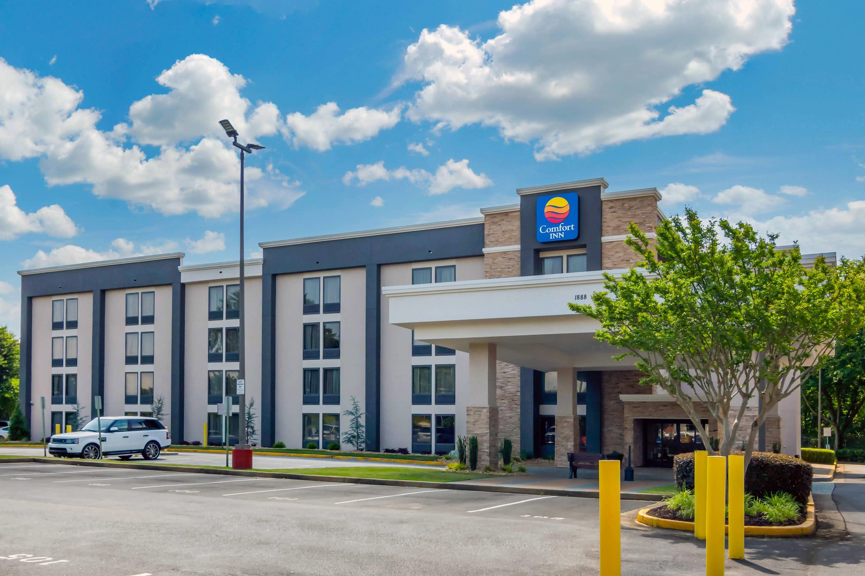 Hotel Entrance | Comfort Inn Atlanta Airport