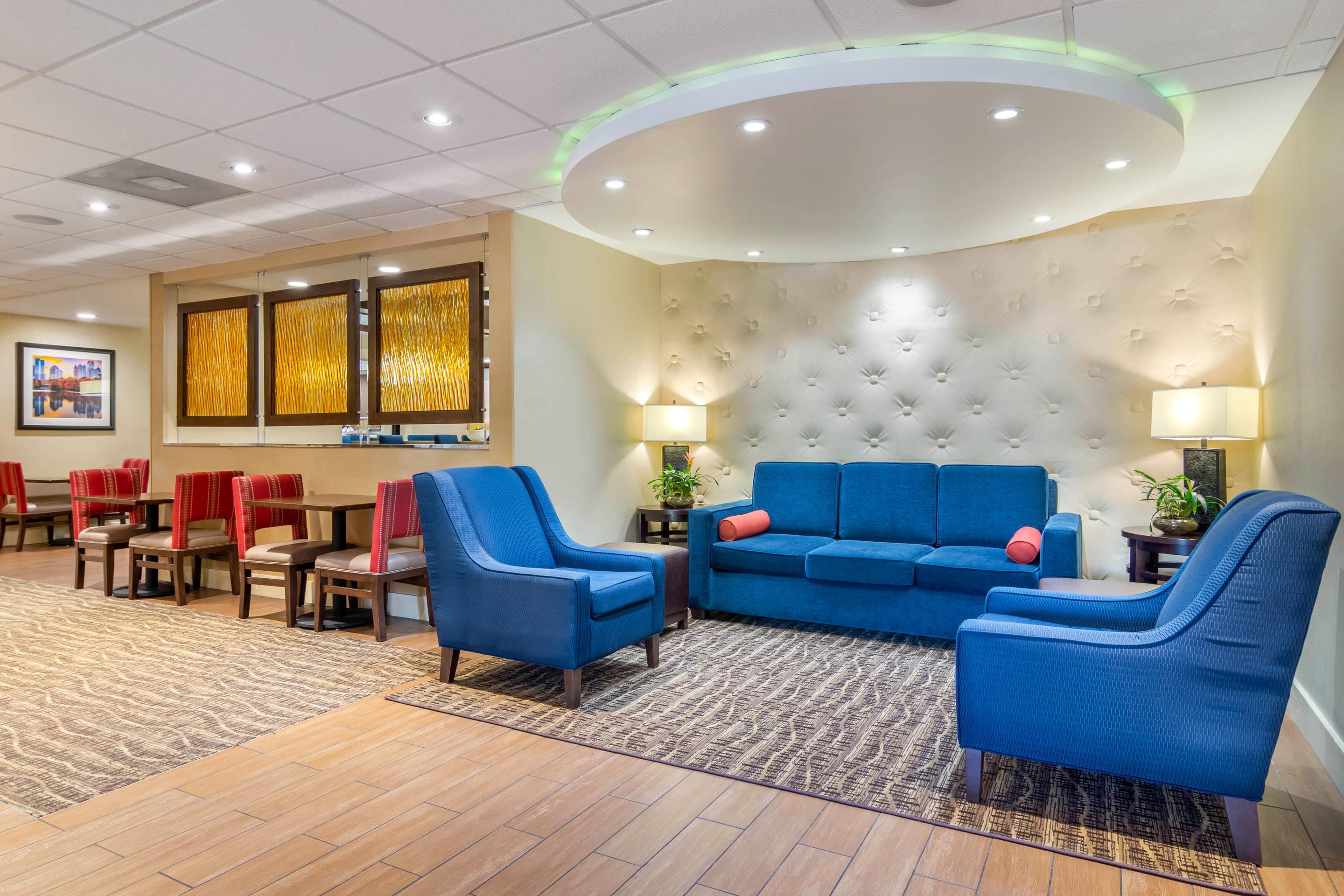 Hotel lobby | Comfort Inn Atlanta Airport