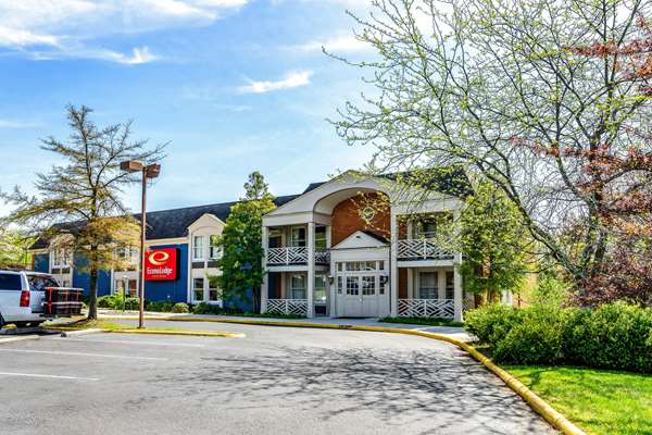 Exterior view - Econo Lodge Inn & Suites Radford