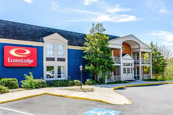 Exterior view - Econo Lodge Inn & Suites Radford