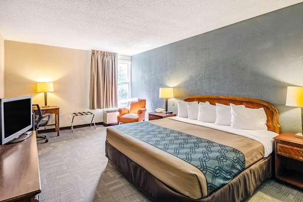  - Econo Lodge Inn & Suites Radford