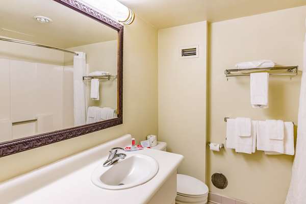  - Econo Lodge Inn & Suites Radford