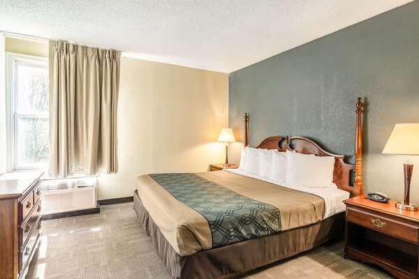 Suite - Econo Lodge Inn & Suites Radford