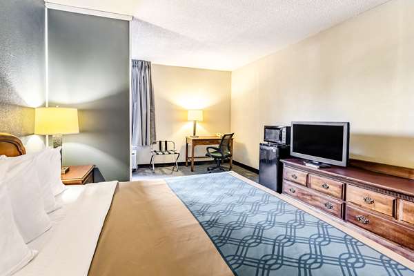 Suite - Econo Lodge Inn & Suites Radford