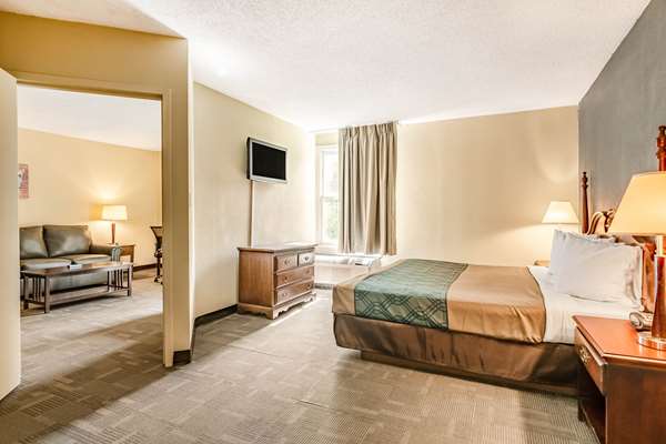 Suite - Econo Lodge Inn & Suites Radford