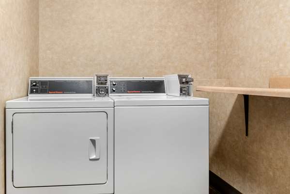 Amenities - Quality Hotel Blue Ash - I-71, Exit 15