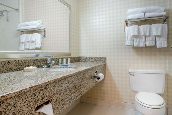 - Quality Hotel Blue Ash - I-71, Exit 15