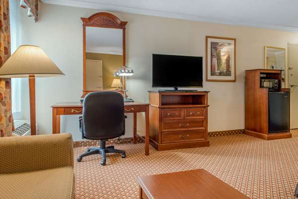 Suite - Quality Hotel Blue Ash - I-71, Exit 15