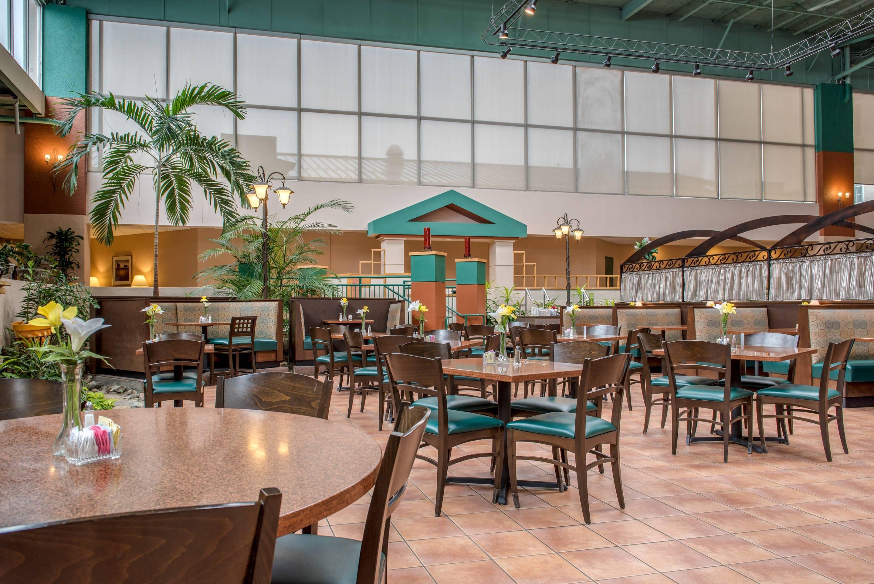 Spacious breakfast area | Quality Hotel Conference Center Cincinnati Blue Ash