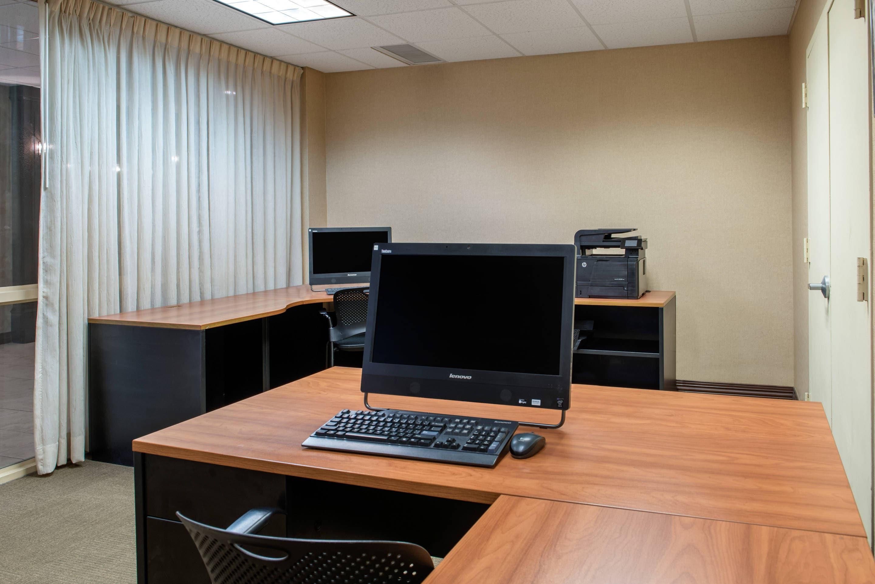 Business center | Quality Hotel Conference Center Cincinnati Blue Ash