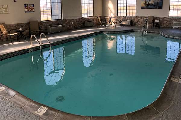 Pool - Quality Inn & Suites Mount Vernon