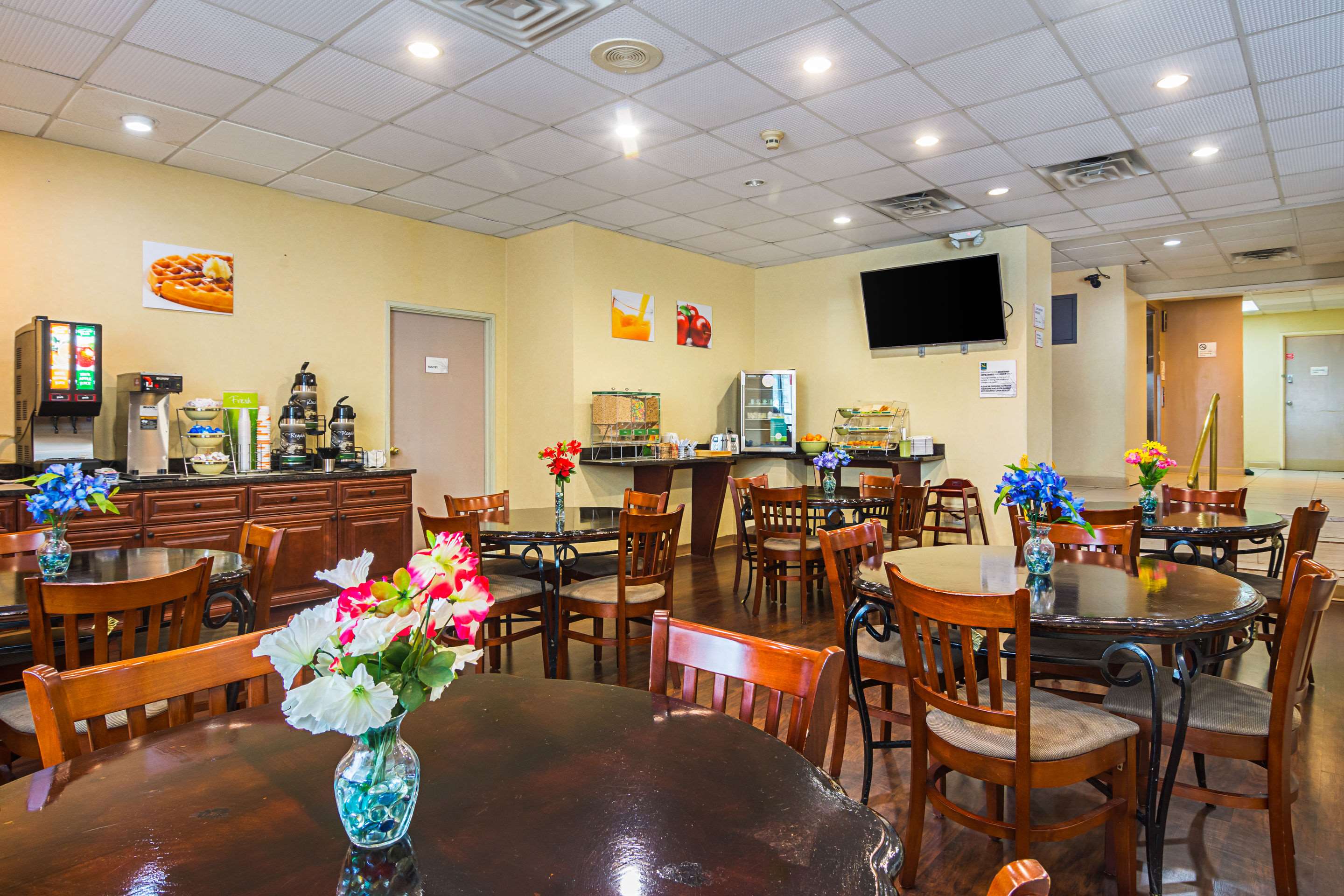 Breakfast area
