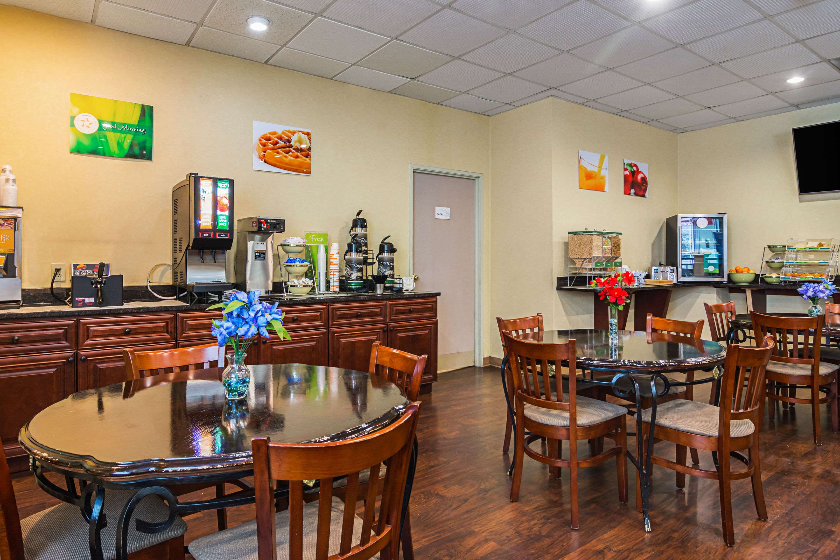 Breakfast area