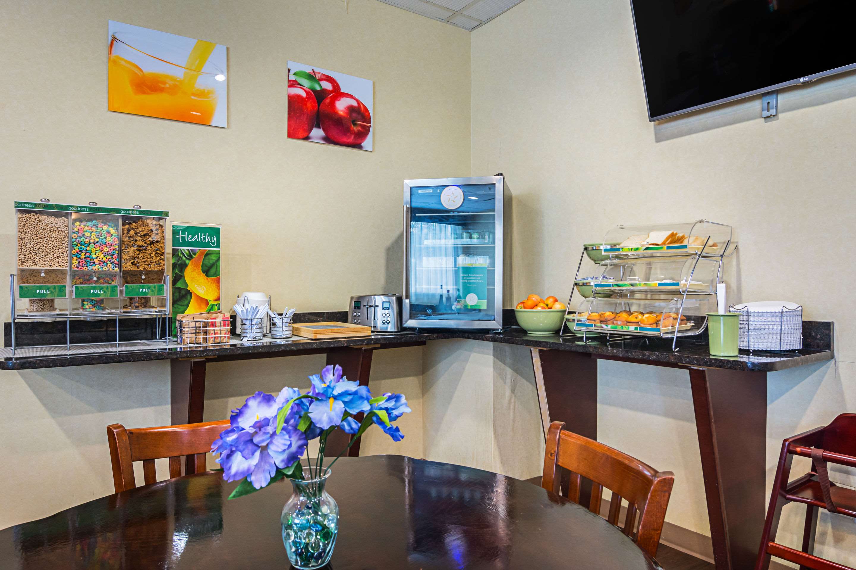 Breakfast area