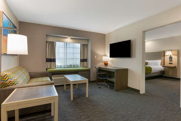  - Best Western Plus Yuma Foothills Inn & Suites