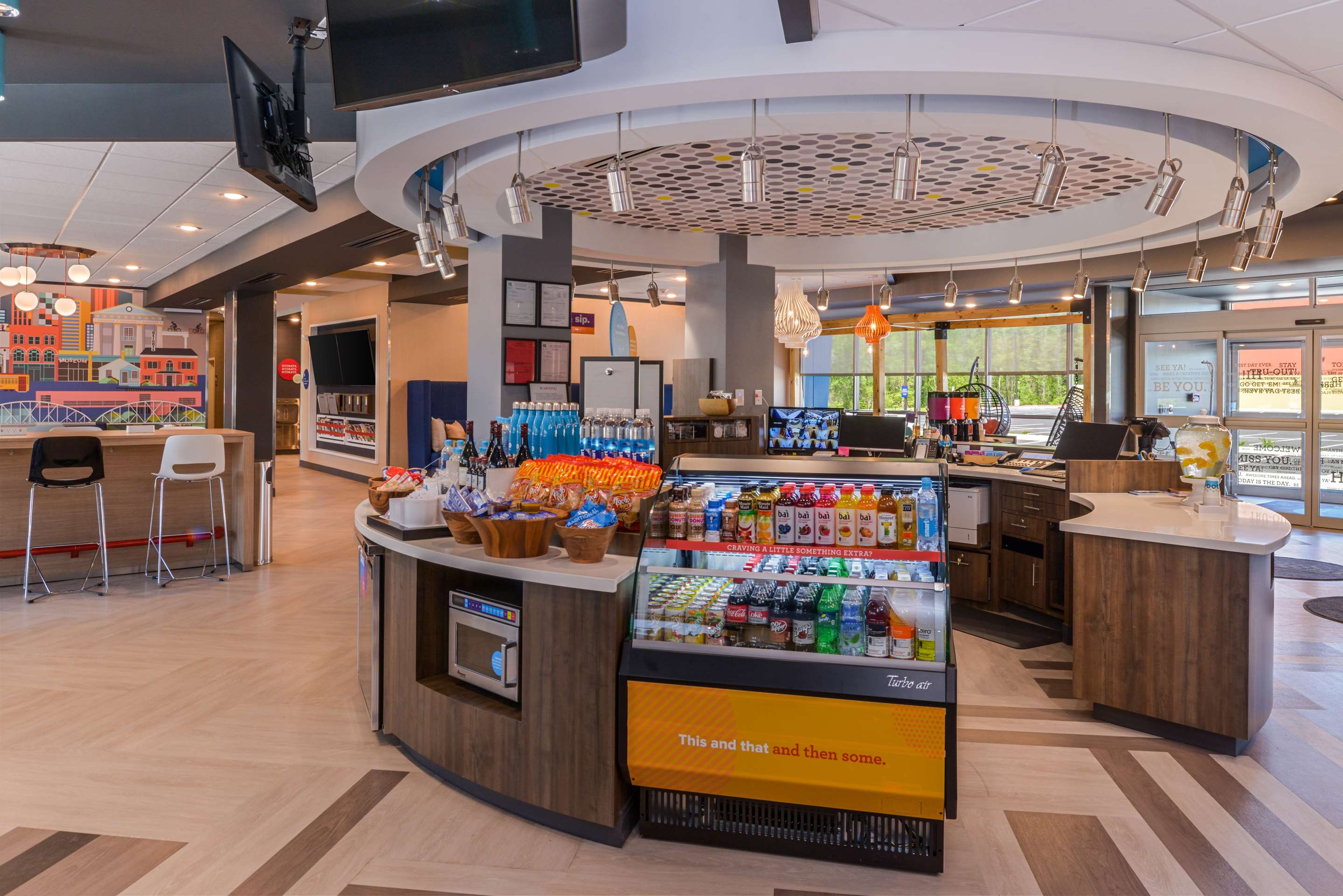 Lobby | Tru by Hilton Little Rock West
