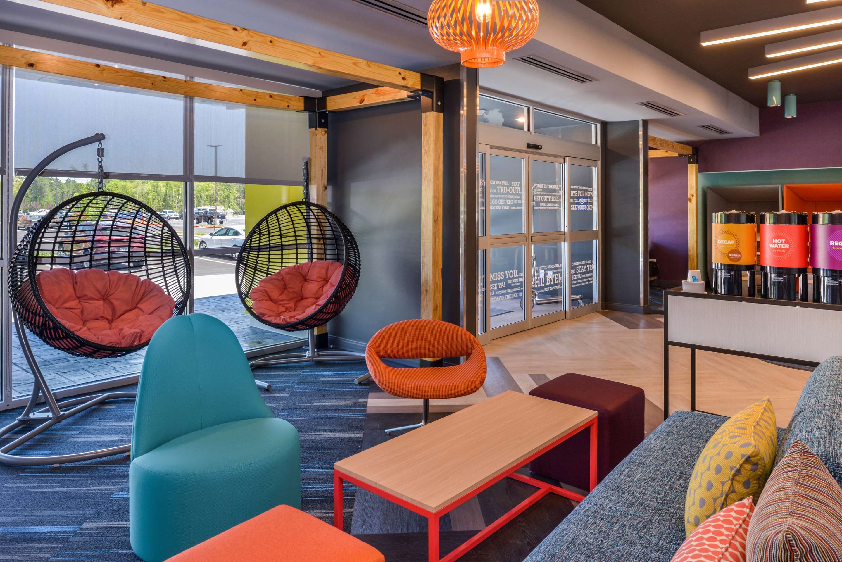 Lobby | Tru by Hilton Little Rock West