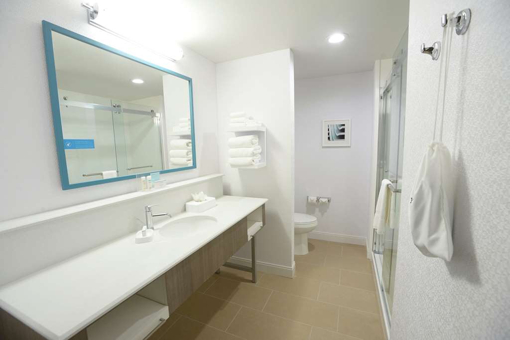 Hampton Inn & Suites by Hilton Oklahoma City/Quail Springs Room Type - 1 KNG HEARING ACC NOSMOK