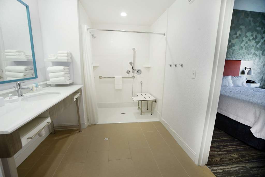 Hampton Inn & Suites by Hilton Oklahoma City/Quail Springs Room Type - 1 KN ACC RI SHWR STUDIO NS