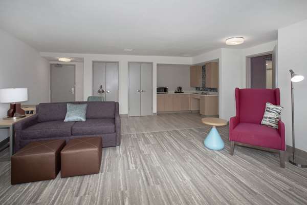  - Hilton Garden Inn Aksarben Village Omaha