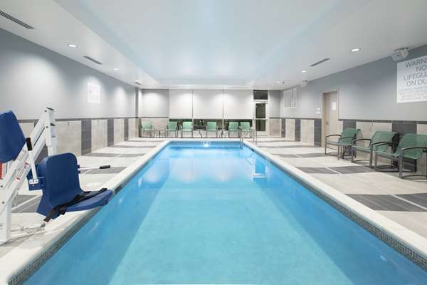 Pool - Hilton Garden Inn Aksarben Village Omaha