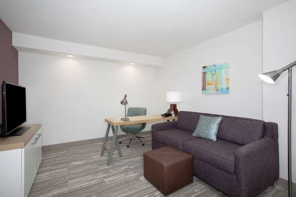  - Hilton Garden Inn Aksarben Village Omaha