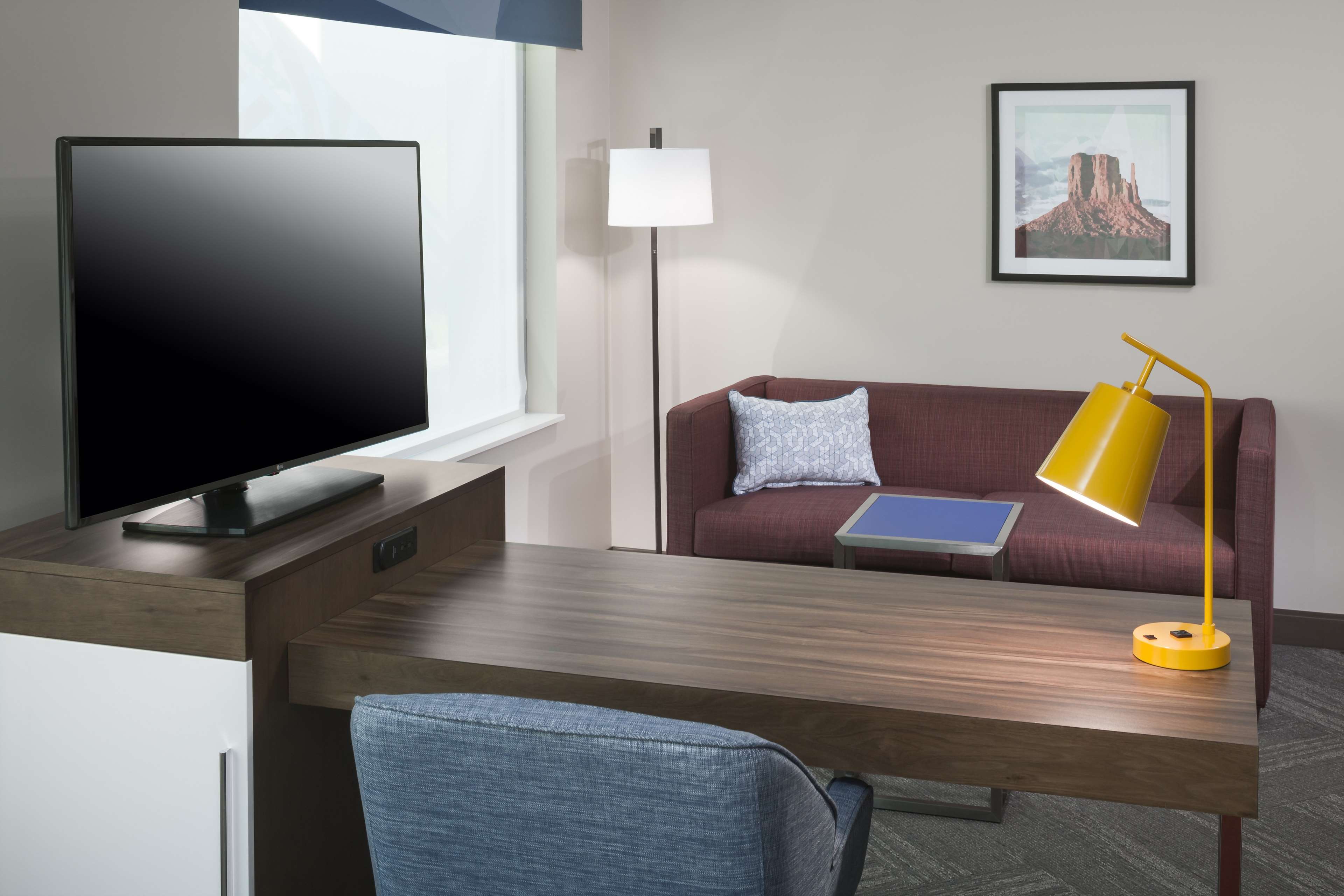 Hampton Inn & Suites by Hilton Phoenix Downtown Room Type - 1K PICTURE WINDW STUDIO NS