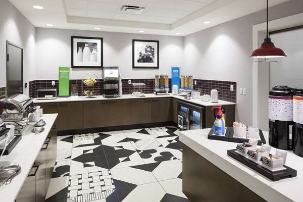 Amenities - Hampton Inn & Suites Downtown Phoenix - I-10, Exit 144