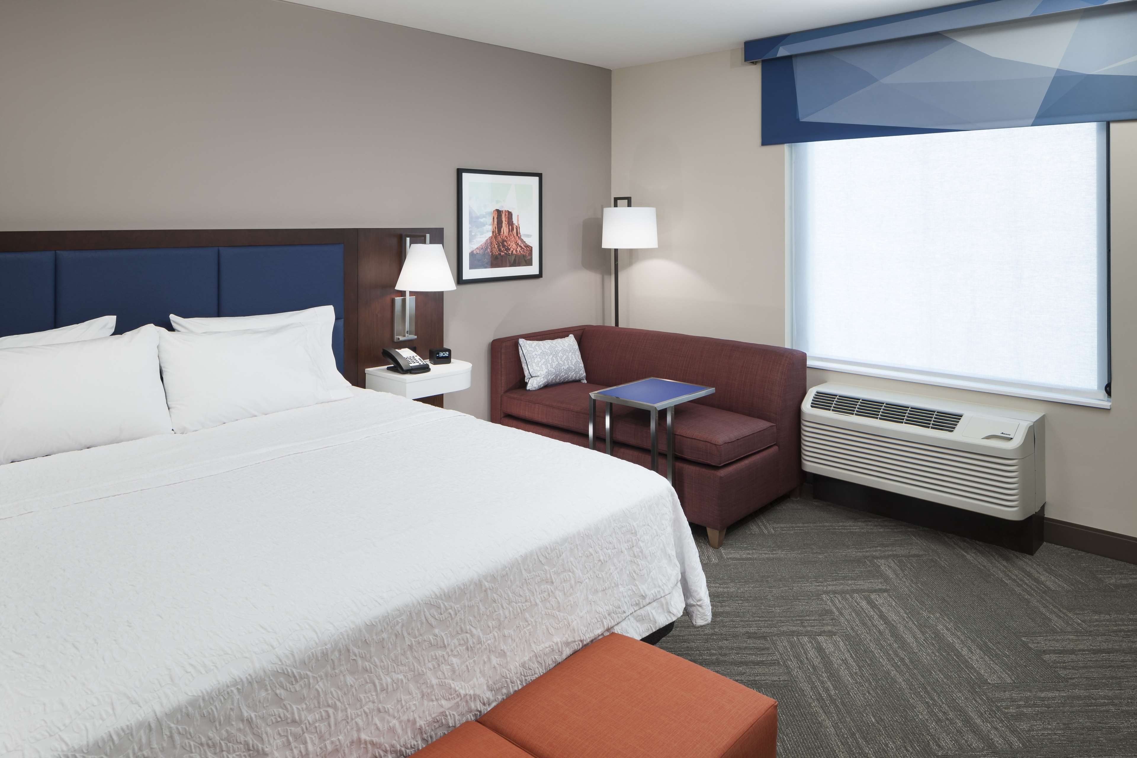 Hampton Inn & Suites by Hilton Phoenix Downtown Room Type - 1 KNG HEARING ACC NOSMOK