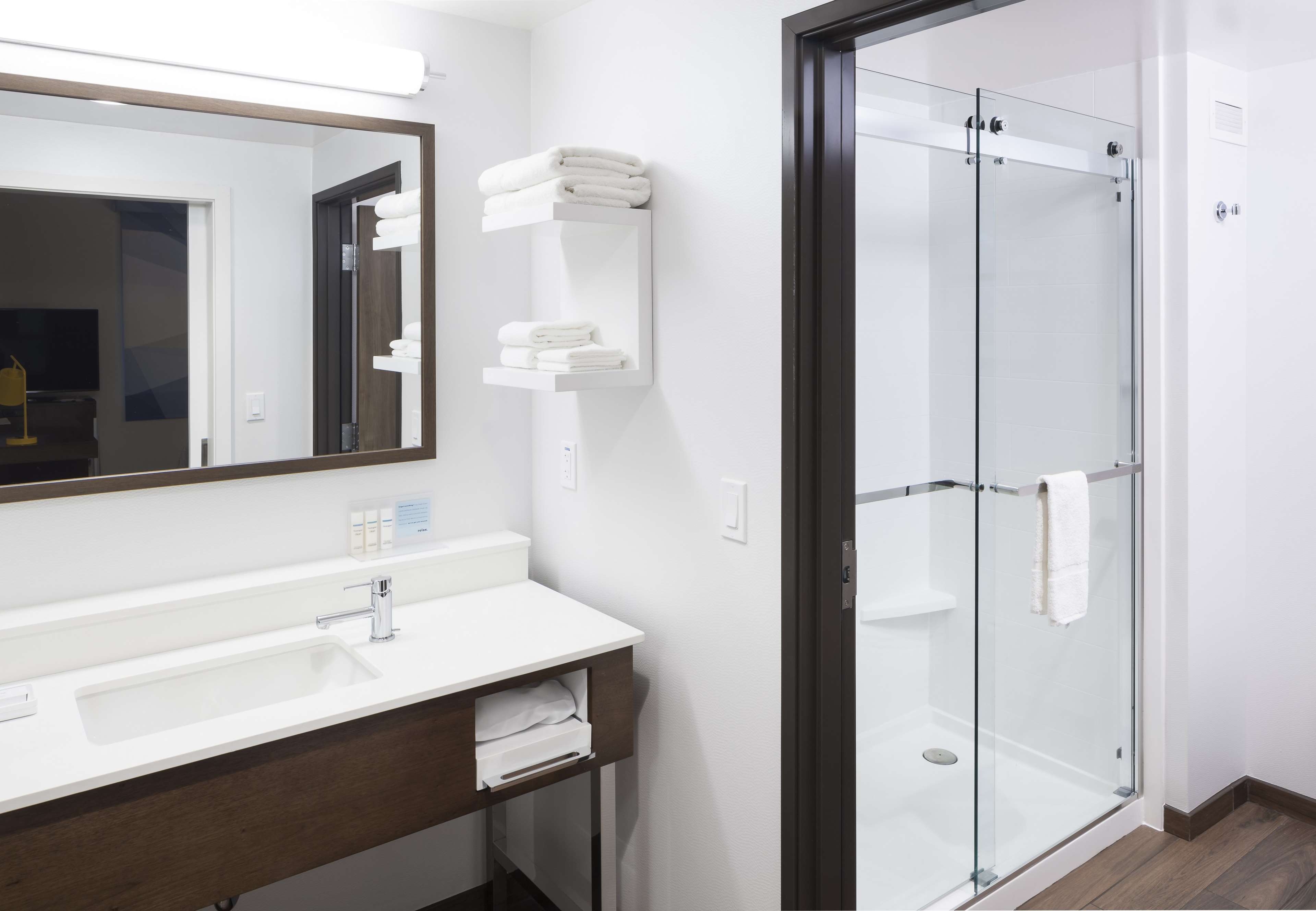 Hampton Inn & Suites by Hilton Phoenix Downtown Room Type - 1KN HEARING ACC STUDIO NS