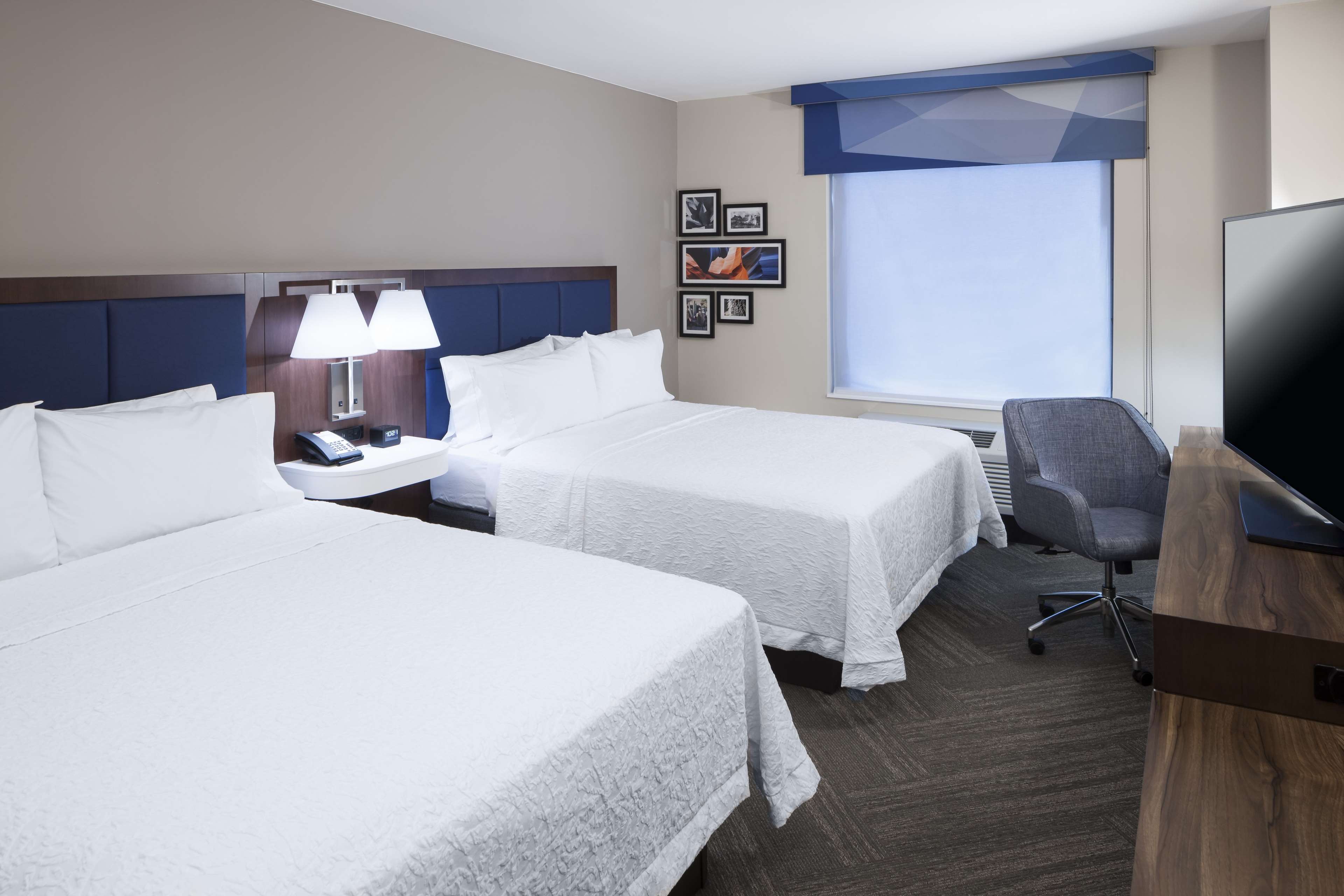 Hampton Inn & Suites by Hilton Phoenix Downtown Room Type - TWO QUEEN BEDS ROOM NS