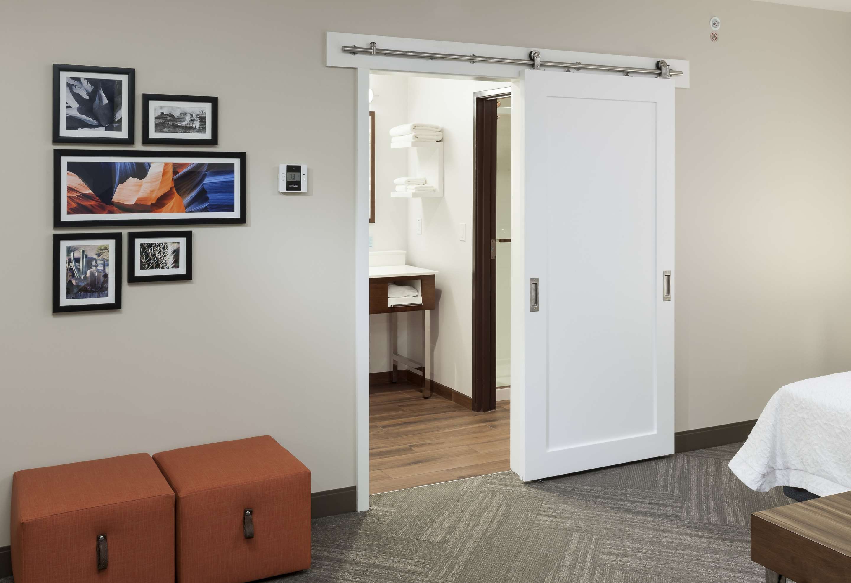 Guest room