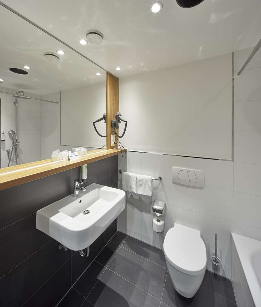 Best Western Hotel Trier City-guestroom-Guest Room,Bathroom,On-Site.jpg