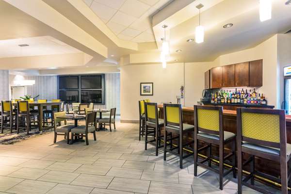 Bar - Wyndham Garden Hotel Downtown Buffalo
