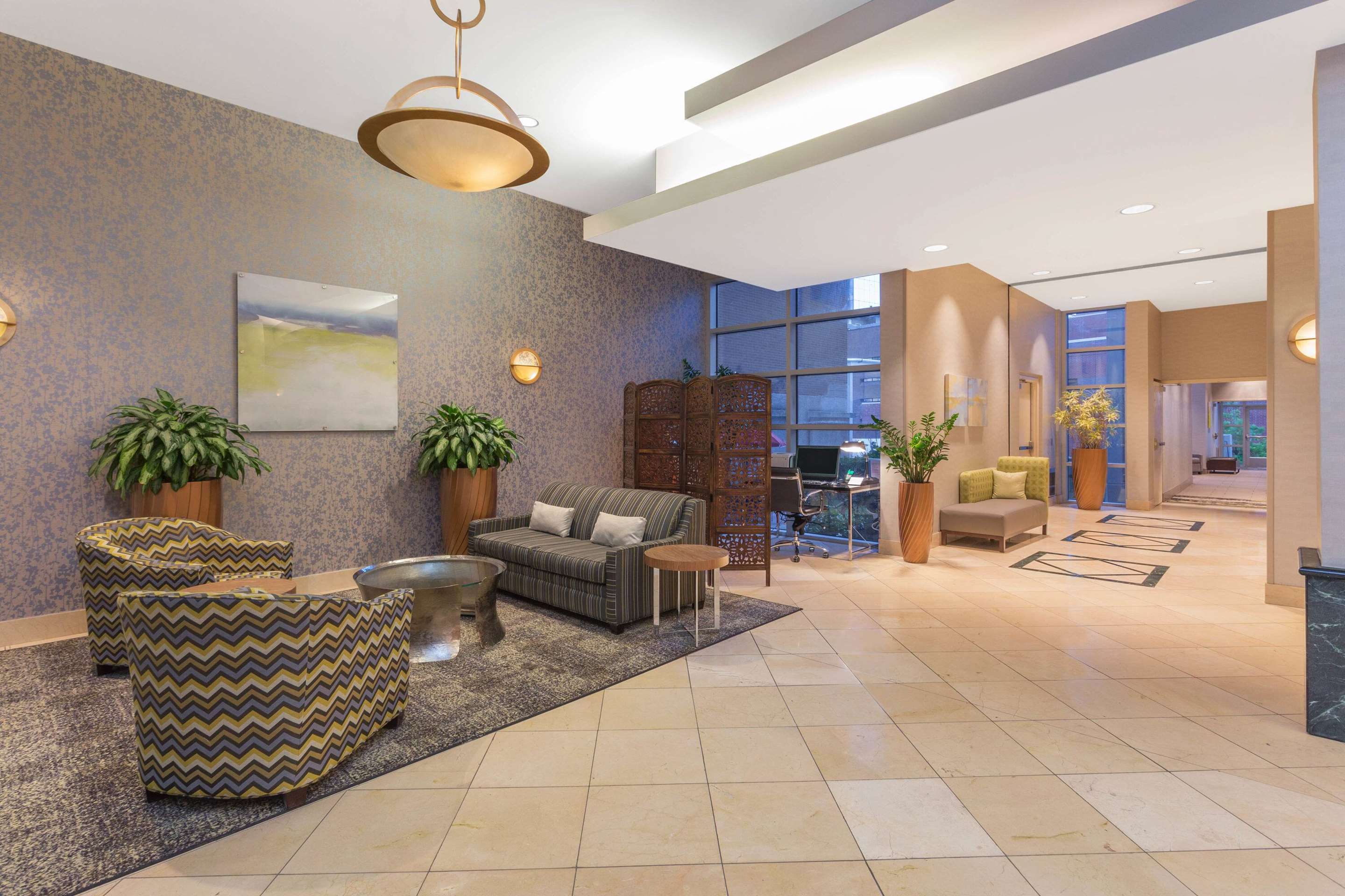 Lobby | Wyndham Garden Buffalo Downtown