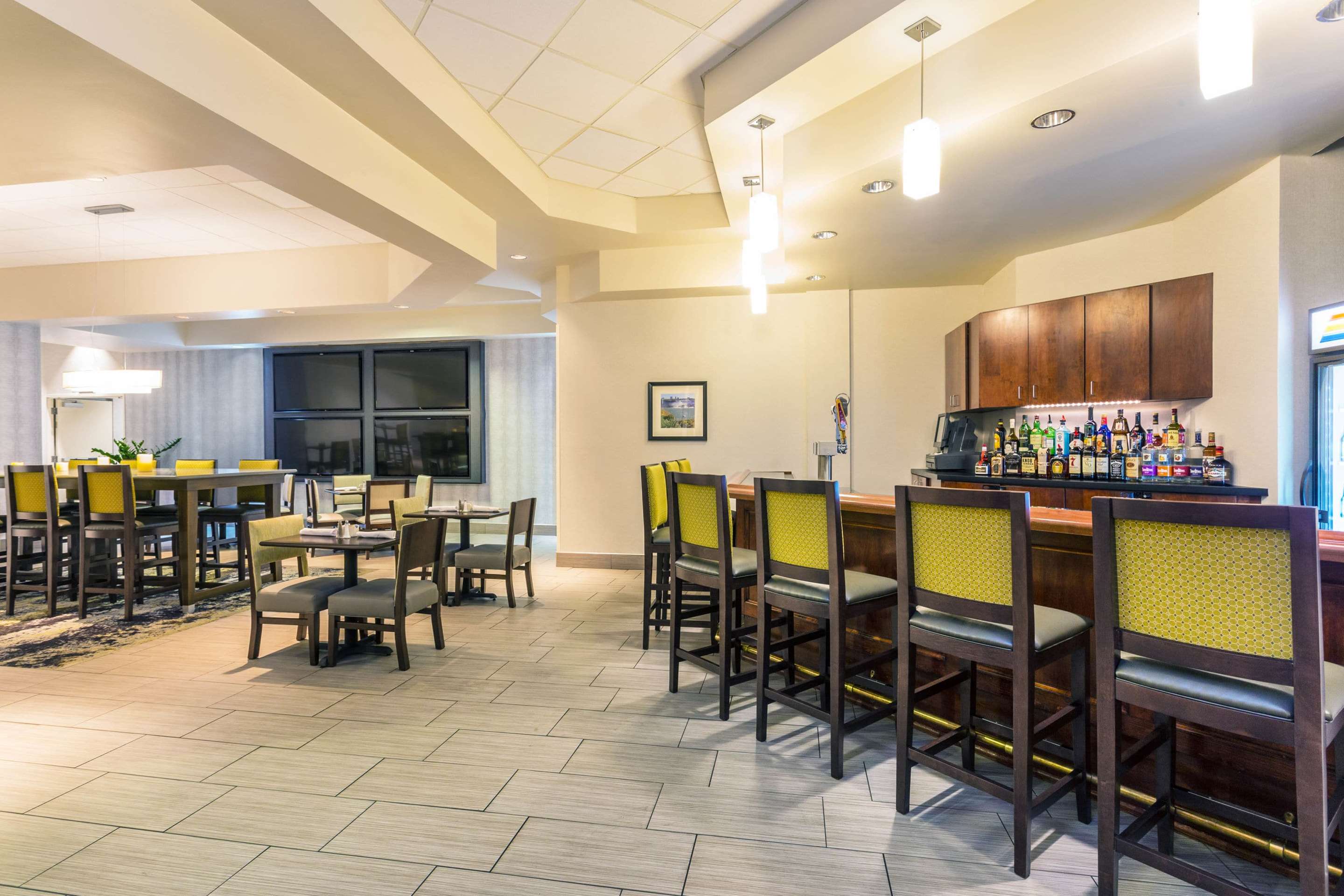 BarLounge | Wyndham Garden Buffalo Downtown