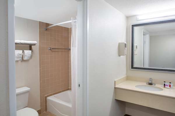  - Days Inn Northwest Tallahassee - I-10, Exit 199