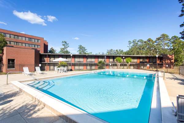 Pool - Days Inn Northwest Tallahassee - I-10, Exit 199