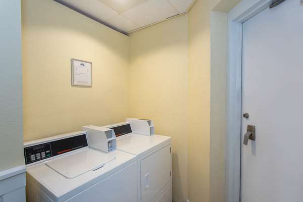Amenities - Days Inn Northwest Tallahassee - I-10, Exit 199
