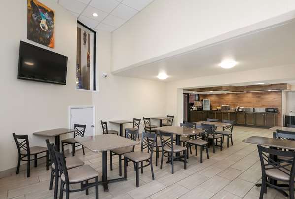 Restaurant - SureStay Plus Hotel by Best Western Gatlinburg