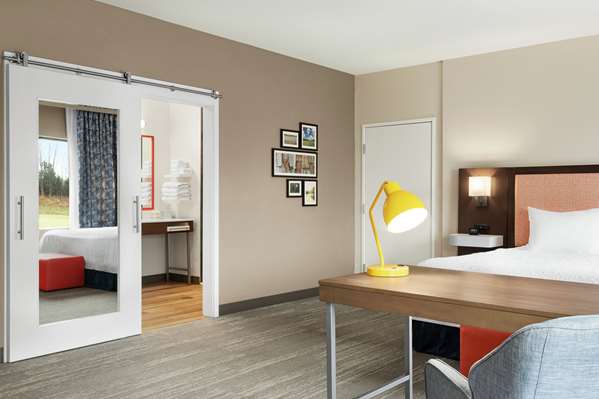  - Hampton Inn & Suites South Overland Park